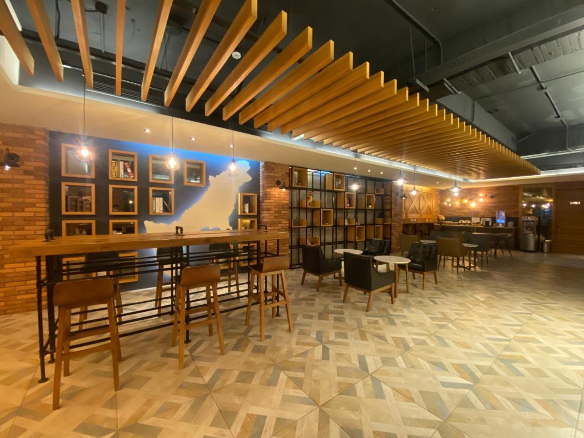 Hua Xiang Hotel -Zouying Kaohsiung Esterno foto