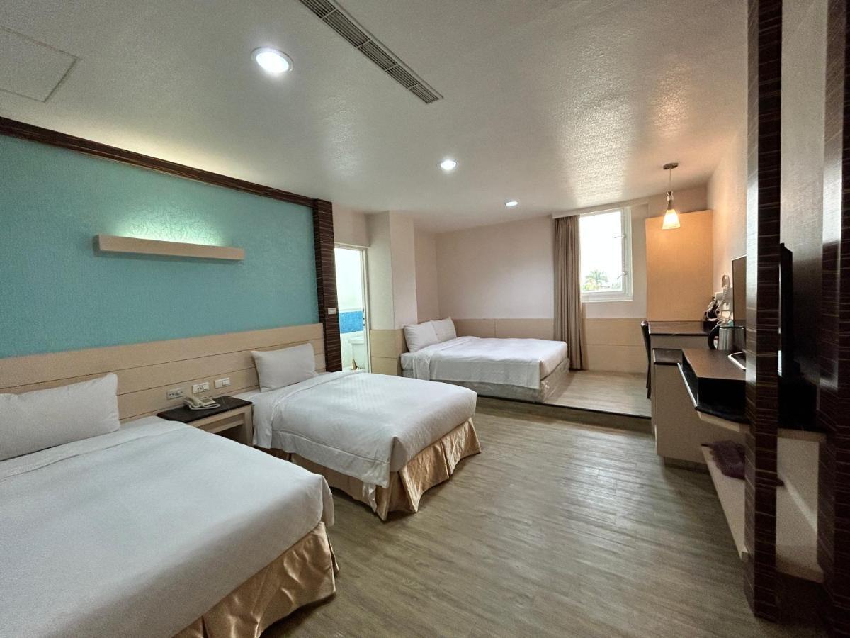 Hua Xiang Hotel -Zouying Kaohsiung Esterno foto