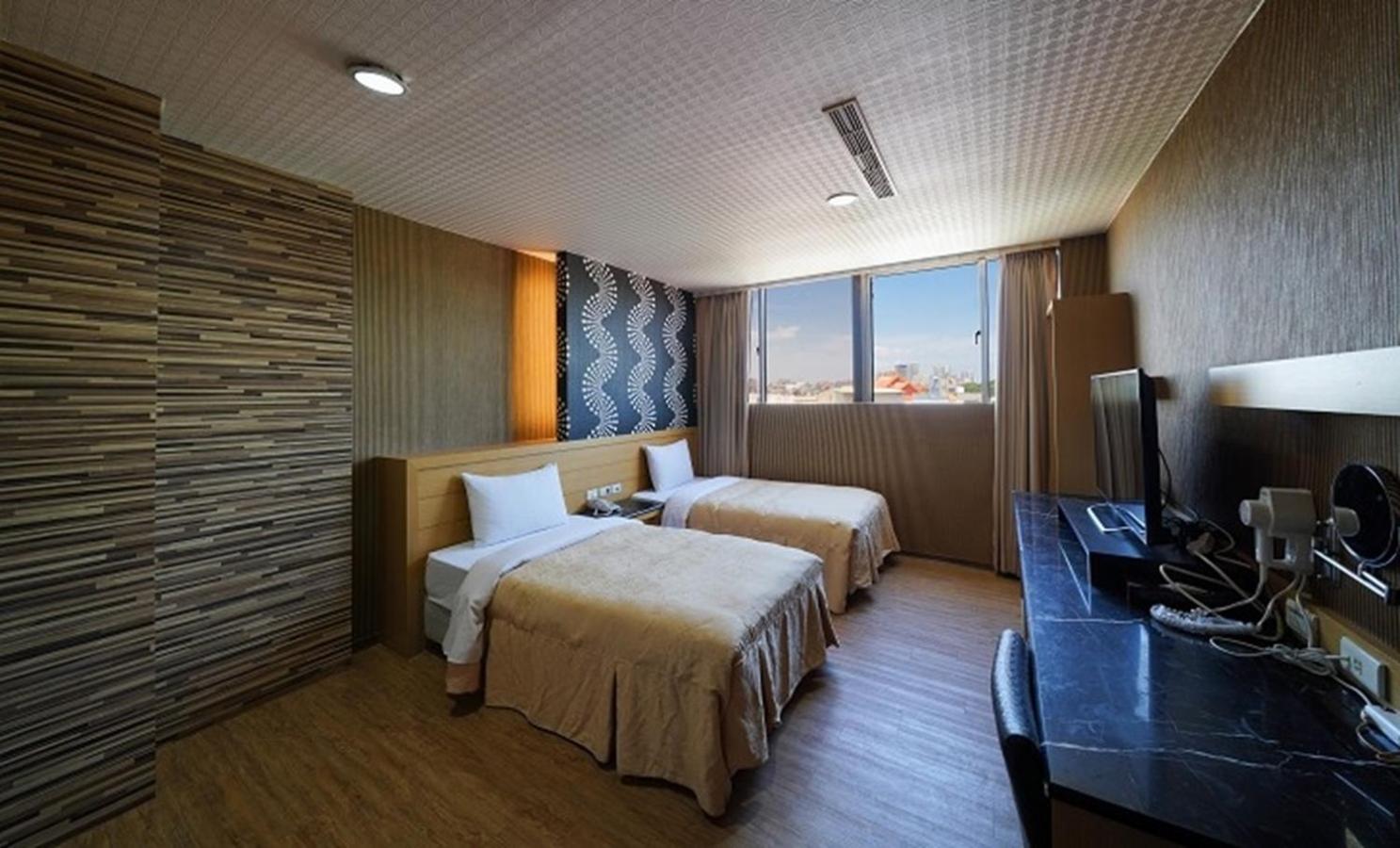 Hua Xiang Hotel -Zouying Kaohsiung Esterno foto