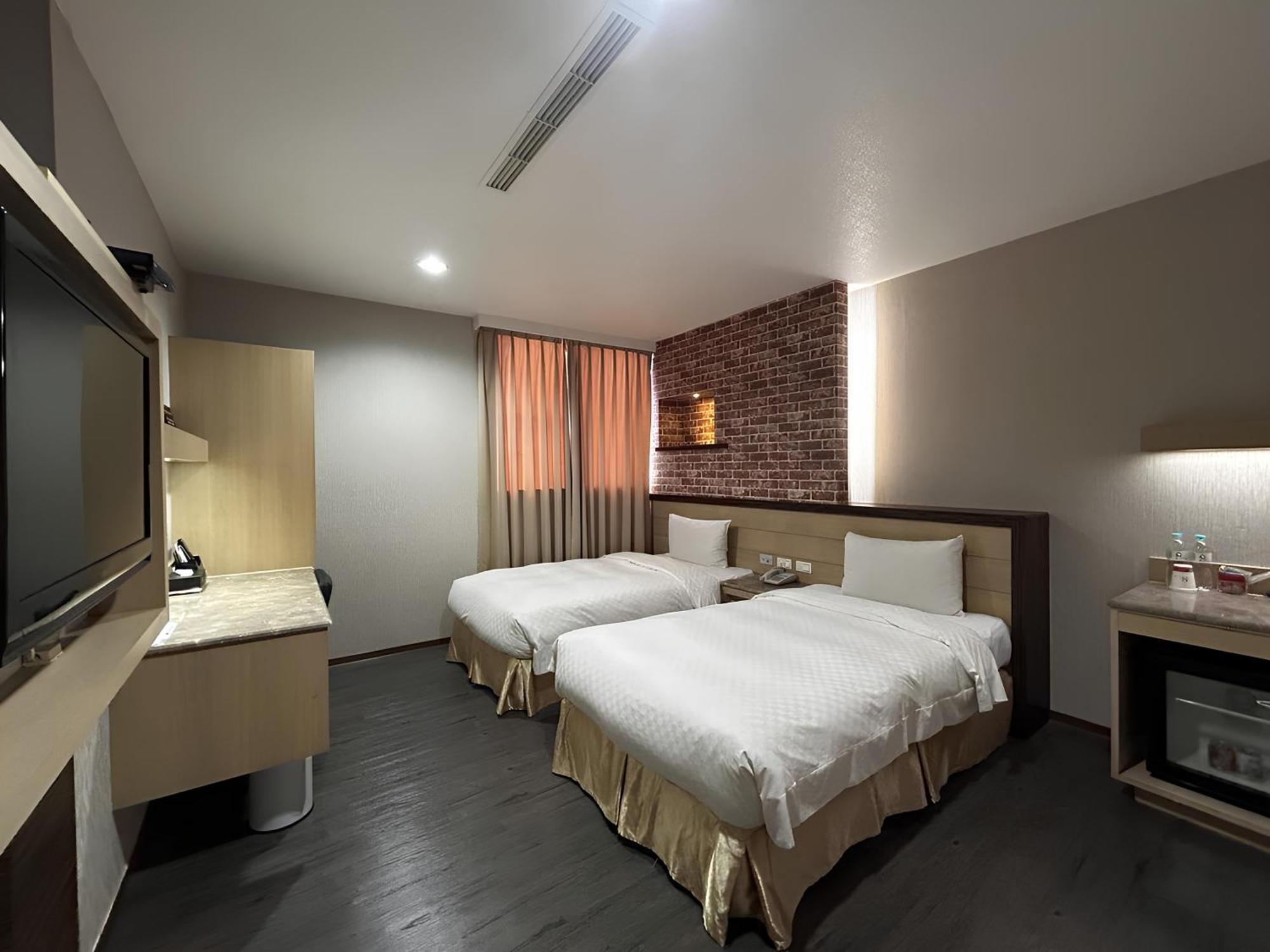 Hua Xiang Hotel -Zouying Kaohsiung Esterno foto