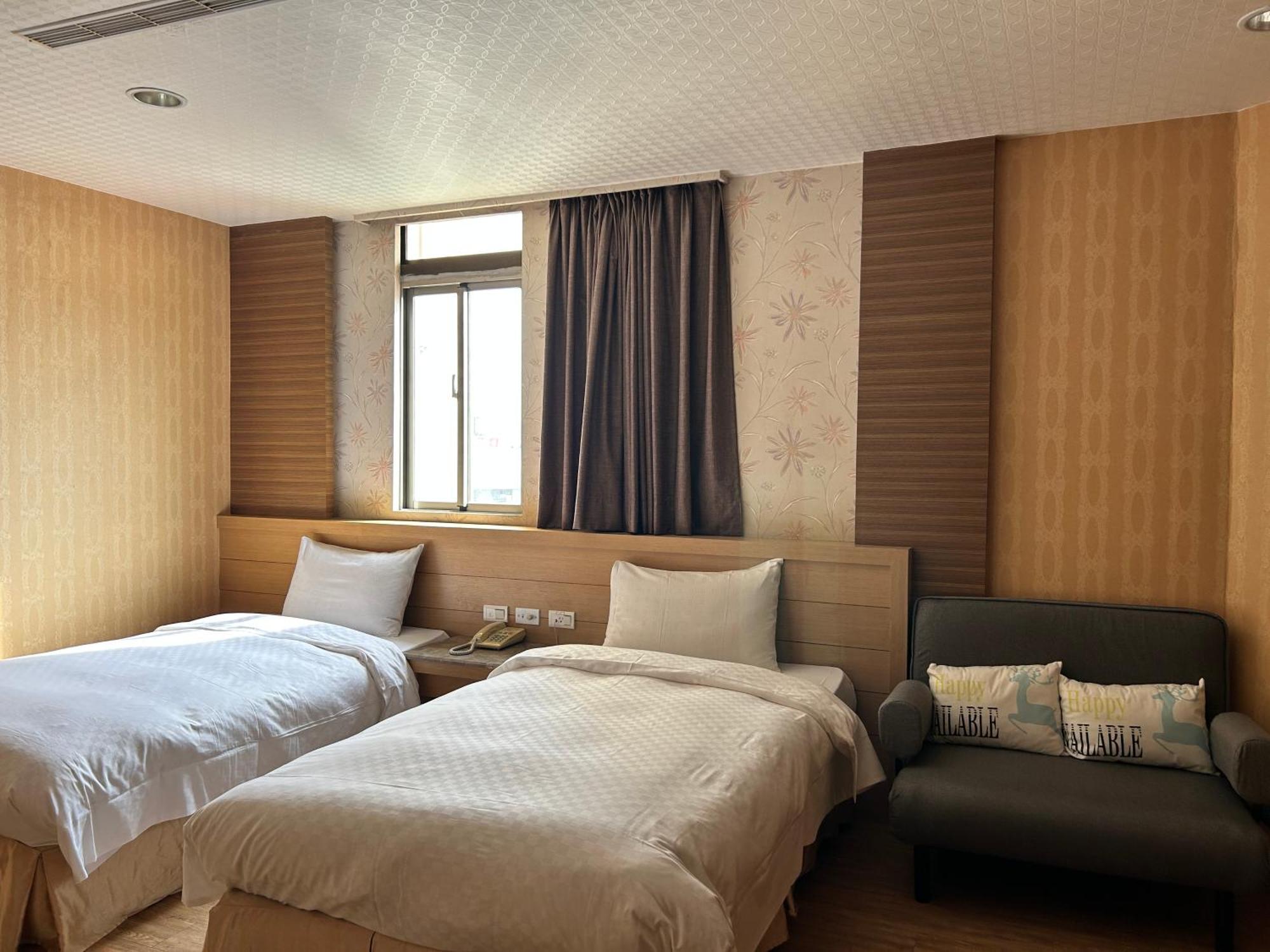 Hua Xiang Hotel -Zouying Kaohsiung Esterno foto