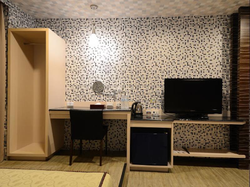 Hua Xiang Hotel -Zouying Kaohsiung Esterno foto